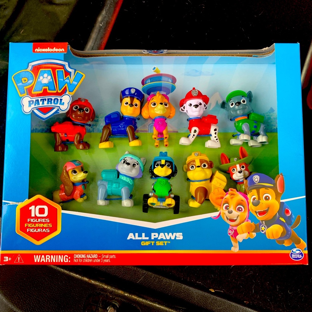 Paw patrol figure set